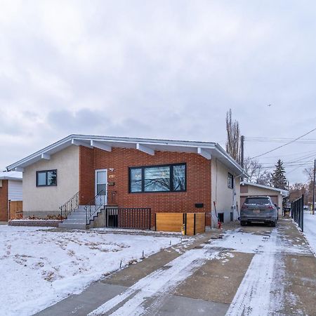 Central Edmonton Family Friendly Home Dış mekan fotoğraf