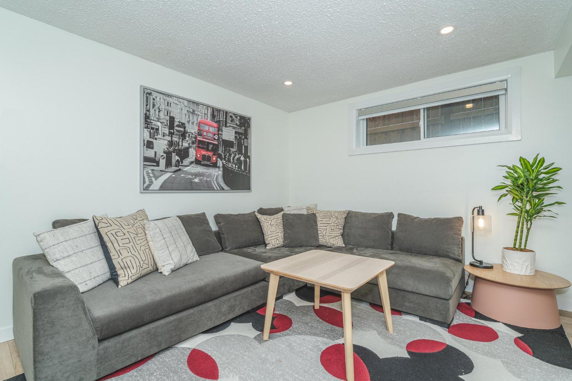 Central Edmonton Family Friendly Home Dış mekan fotoğraf