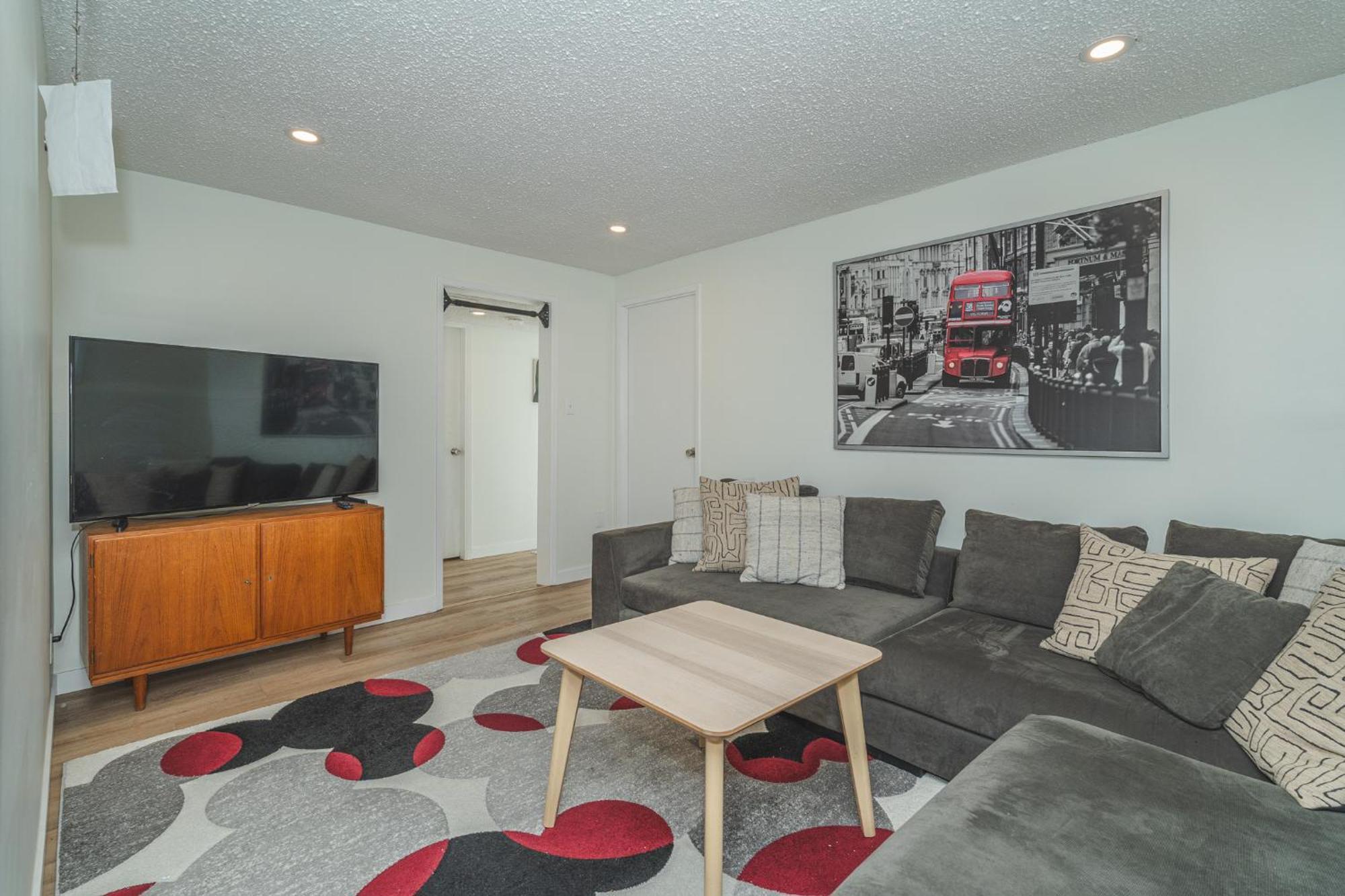 Central Edmonton Family Friendly Home Dış mekan fotoğraf