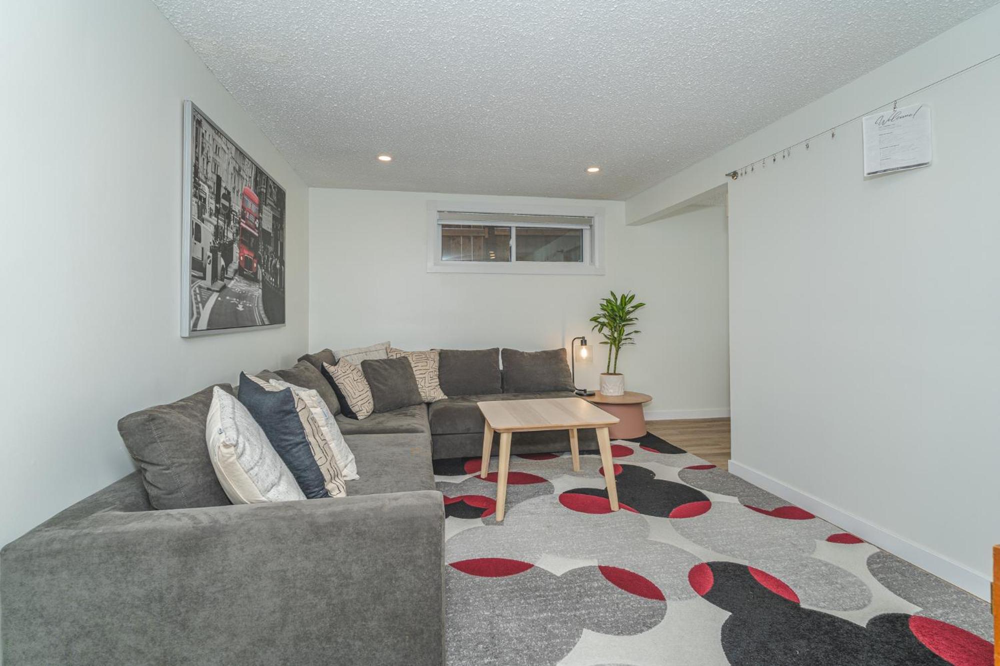 Central Edmonton Family Friendly Home Dış mekan fotoğraf