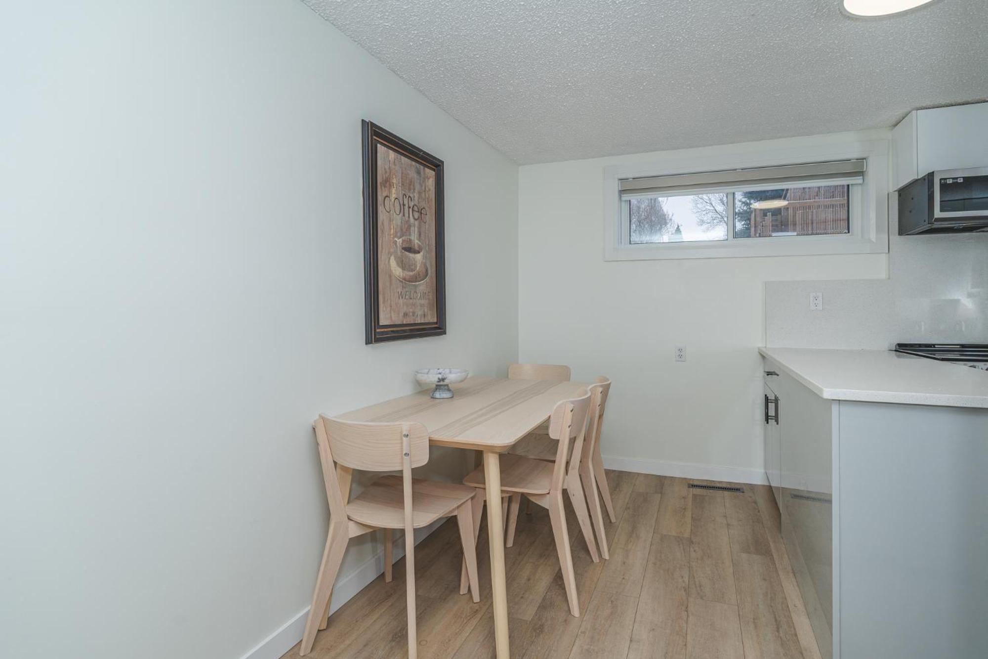 Central Edmonton Family Friendly Home Dış mekan fotoğraf